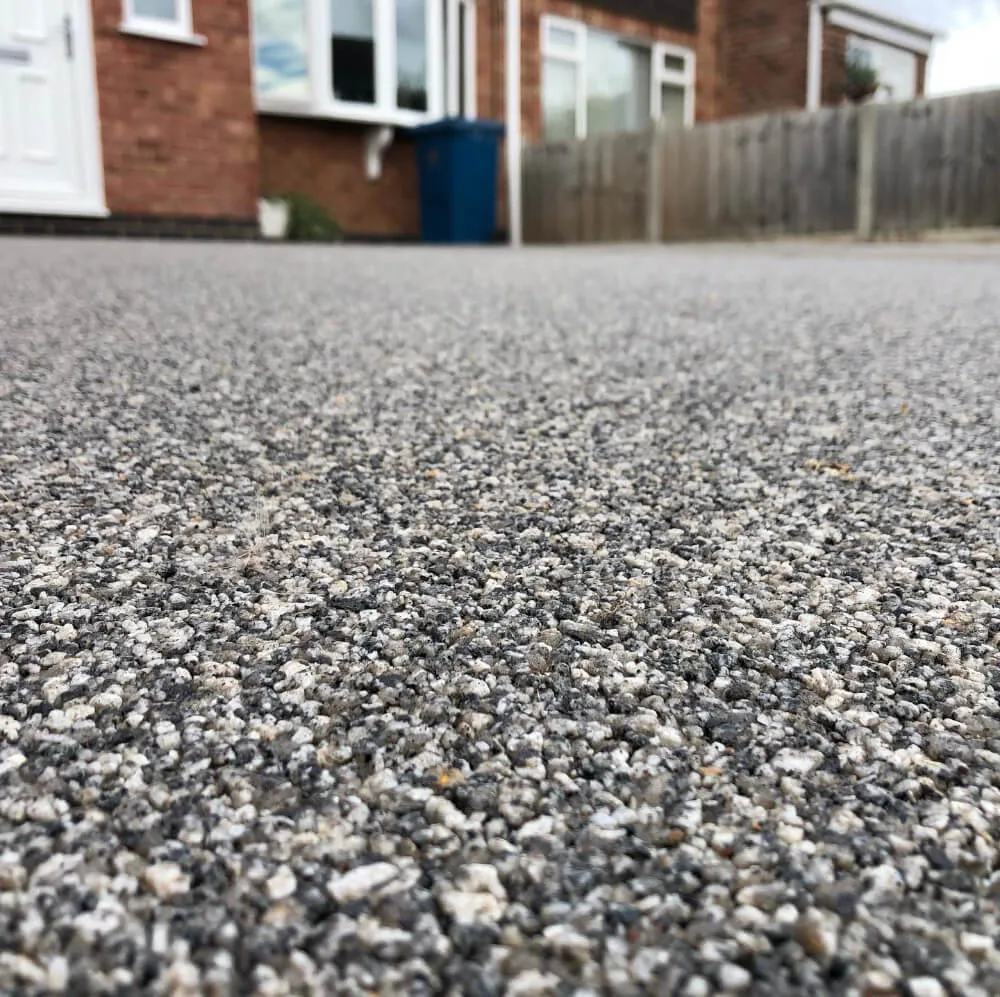 Resin bound driveway installed in Daltex Steel Blue finish